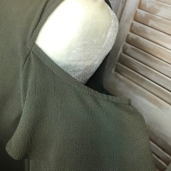 TOP WITH COLD SHOULDER & 3 TIER SLEEVE, OLIVE GREEN, 3/4 SLEEVES, TEXTURED - Picture 5 of 5